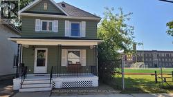27 WOODLAND AVENUE  St. Catharines, ON L2R 5A1