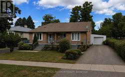 40 BROADOAKS DRIVE Toronto, ON M3J 1E6