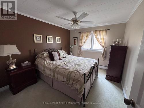 324 Third Avenue, Cochrane, ON - Indoor Photo Showing Bedroom