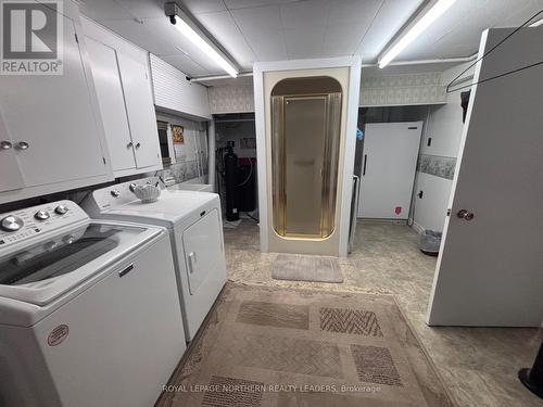 324 Third Avenue, Cochrane, ON - Indoor Photo Showing Laundry Room
