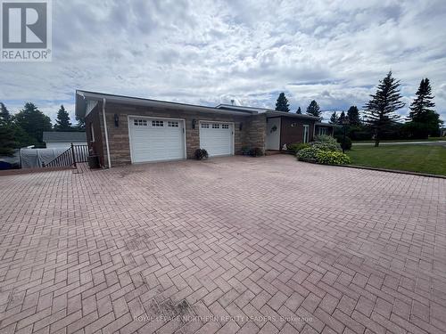 324 Third Avenue, Cochrane, ON - Outdoor