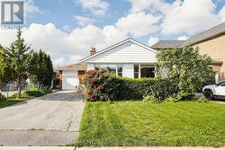 32 ALLONSIUS DRIVE Toronto, ON M9C 3N5