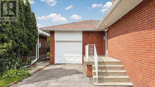 32 Allonsius Drive, Toronto, ON - Outdoor With Exterior