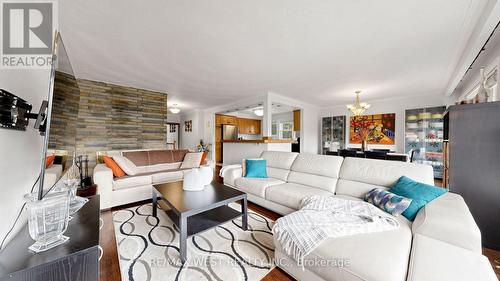 32 Allonsius Drive, Toronto, ON - Indoor Photo Showing Living Room