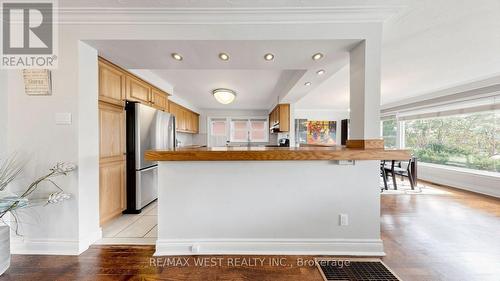 32 Allonsius Drive, Toronto, ON - Indoor