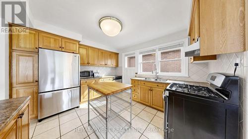 32 Allonsius Drive, Toronto, ON - Indoor Photo Showing Kitchen