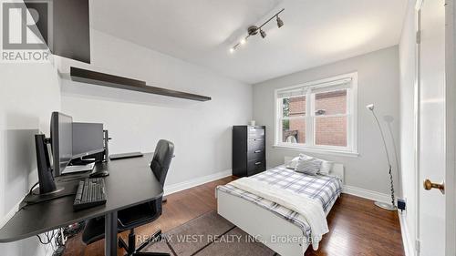 32 Allonsius Drive, Toronto, ON - Indoor