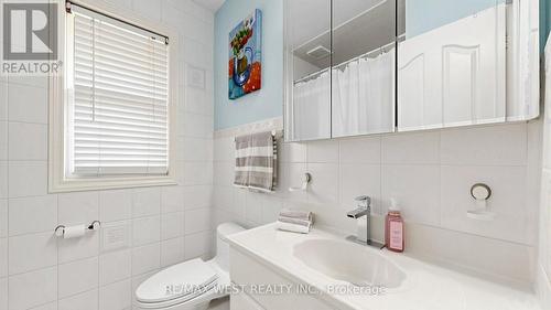 32 Allonsius Drive, Toronto, ON - Indoor Photo Showing Bathroom