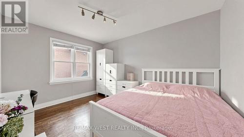 32 Allonsius Drive, Toronto, ON - Indoor Photo Showing Bedroom