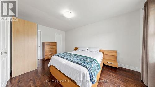 32 Allonsius Drive, Toronto, ON - Indoor Photo Showing Bedroom