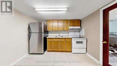 32 Allonsius Drive, Toronto, ON - Indoor Photo Showing Kitchen