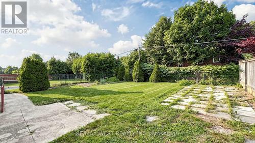 32 Allonsius Drive, Toronto, ON - Outdoor