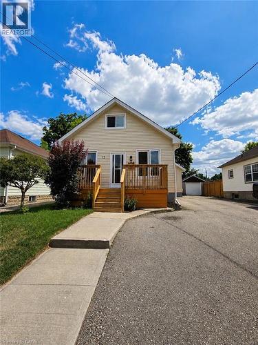 13 Stanley Street, Cambridge, ON - Outdoor