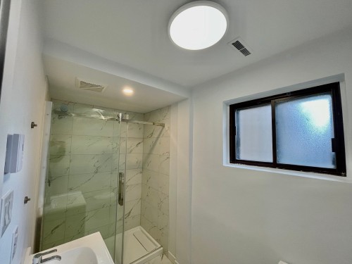 Bathroom - 3144Z Boul. Langelier, Montréal (Mercier/Hochelaga-Maisonneuve), QC - Indoor Photo Showing Bathroom