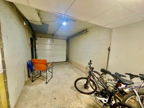 Garage - 3144Z Boul. Langelier, Montréal (Mercier/Hochelaga-Maisonneuve), QC - Indoor Photo Showing Garage