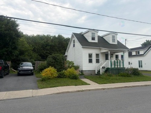 324 Rue Bélanger  Gatineau (Buckingham), QC J8L 2M1
