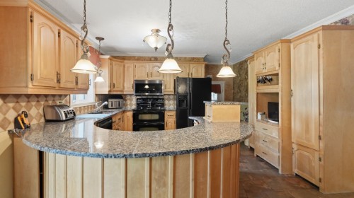 Cuisine - 2530 206E Rue, Saint-Georges, QC - Indoor Photo Showing Kitchen