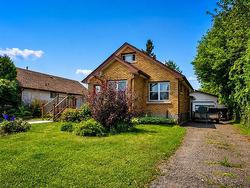 1117 Mountdale Avenue Thunder Bay, ON P7E 3A2