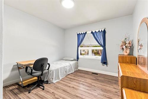 123 Traverse Ave, Winnipeg, MB - Indoor