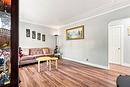 123 Traverse Ave, Winnipeg, MB  - Indoor Photo Showing Living Room 