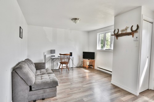 Salon - 267A  - 267C Route 139, Acton Vale, QC - Indoor Photo Showing Living Room