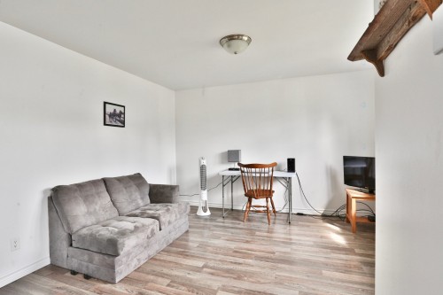 Salon - 267A  - 267C Route 139, Acton Vale, QC - Indoor Photo Showing Living Room
