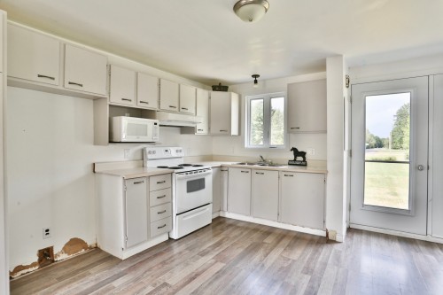 Cuisine - 267A  - 267C Route 139, Acton Vale, QC - Indoor Photo Showing Kitchen With Double Sink