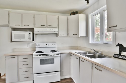 Cuisine - 267A  - 267C Route 139, Acton Vale, QC - Indoor Photo Showing Kitchen With Double Sink