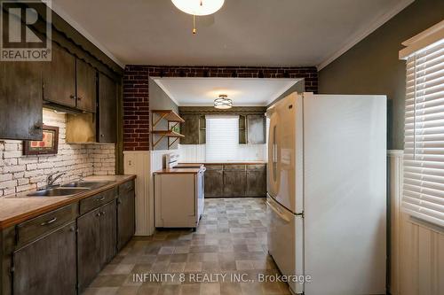 Kitchen - 4 Alpine Street, St. Catharines (Grapeview), ON - Indoor Photo Showing Kitchen With Double Sink