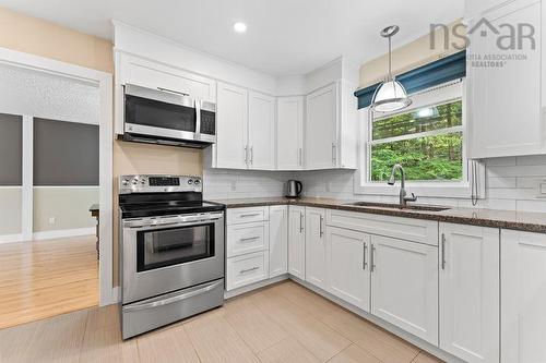 77 Fletcher Drive, Fall River, NS - Indoor Photo Showing Kitchen