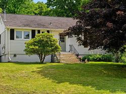 3 Belle Vista Drive  Dartmouth, NS B2W 2X1