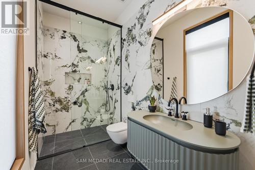 10 Peter Morse Way, Vaughan, ON - Indoor Photo Showing Bathroom