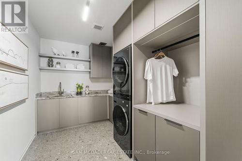 10 Peter Morse Way, Vaughan, ON - Indoor Photo Showing Laundry Room