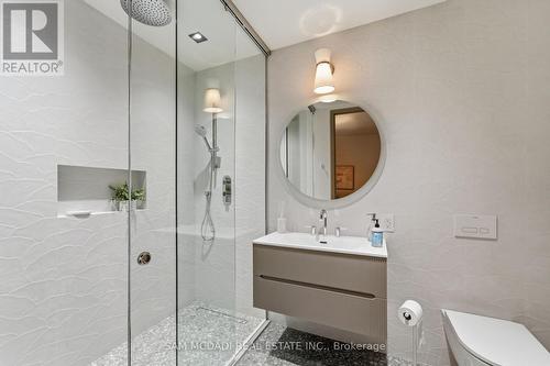 10 Peter Morse Way, Vaughan, ON - Indoor Photo Showing Bathroom