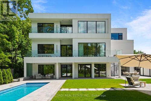 10 Peter Morse Way, Vaughan, ON - Outdoor With In Ground Pool