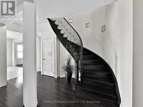 6 Divinity Circle, Brampton, ON - Indoor Photo Showing Other Room