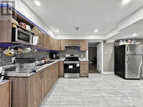 6 Divinity Circle, Brampton, ON - Indoor Photo Showing Kitchen With Stainless Steel Kitchen