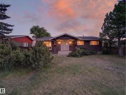 18416 90 AV NW  Edmonton, AB T5T 1N7