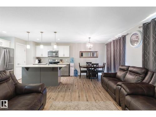 1416 169 St Sw, Edmonton, AB - Indoor