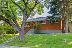 131 Thorncrest Road NW  Calgary, AB T2K 3B5