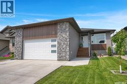 14 Clunie COURT  Moose Jaw, SK S6J 0E3