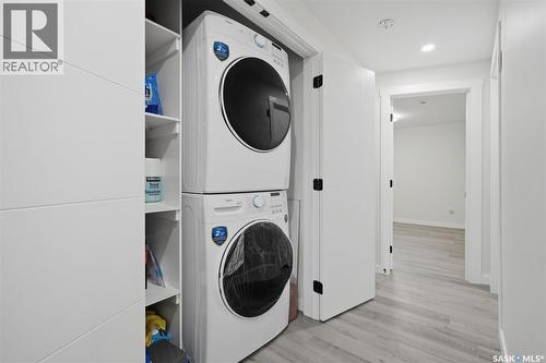 70 235 Rosewood Boulevard E, Saskatoon, SK - Indoor Photo Showing Laundry Room