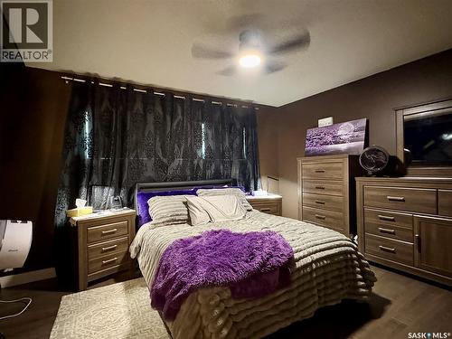 105 5Th Avenue, Hodgeville, SK - Indoor Photo Showing Bedroom