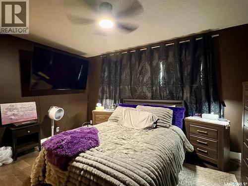 105 5Th Avenue, Hodgeville, SK - Indoor Photo Showing Bedroom