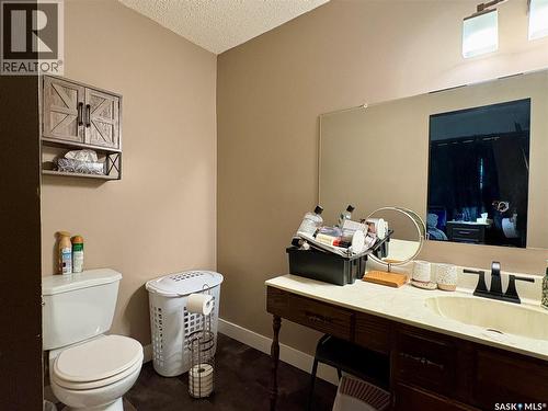 105 5Th Avenue, Hodgeville, SK - Indoor Photo Showing Bathroom