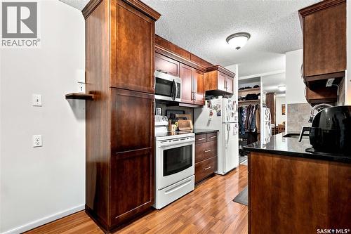 219 122 Edinburgh Place, Saskatoon, SK - Indoor Photo Showing Kitchen