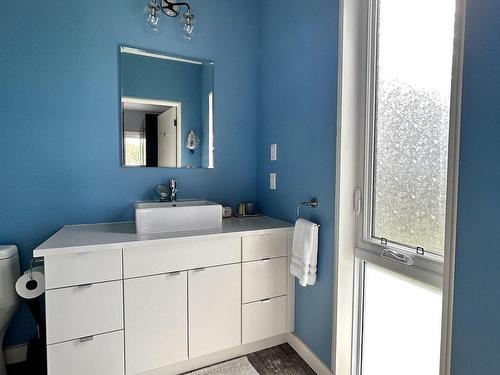 19 Beach Road, Inverness, NS - Indoor Photo Showing Bathroom