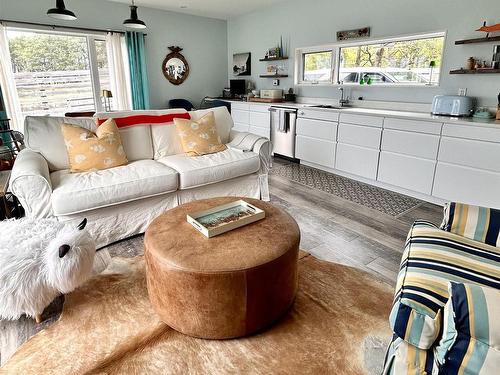 19 Beach Road, Inverness, NS - Indoor Photo Showing Living Room