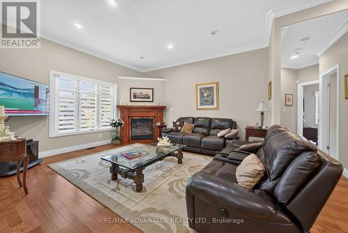 8 Willard Crescent, Middlesex Centre (Kilworth), ON - Indoor Photo Showing Living Room With Fireplace