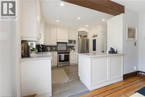 394 Charlton Avenue W, Hamilton, ON - Indoor Photo Showing Kitchen